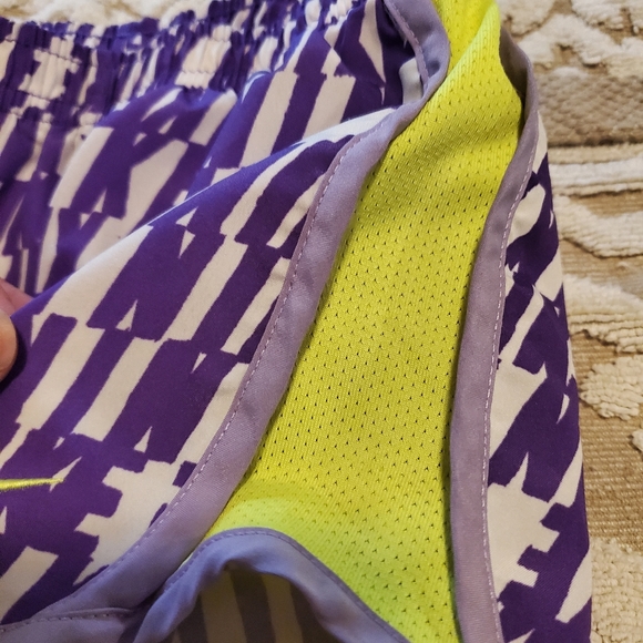 - Nike Dri-fit lined running shorts with neon mesh - Picture 3 of 7